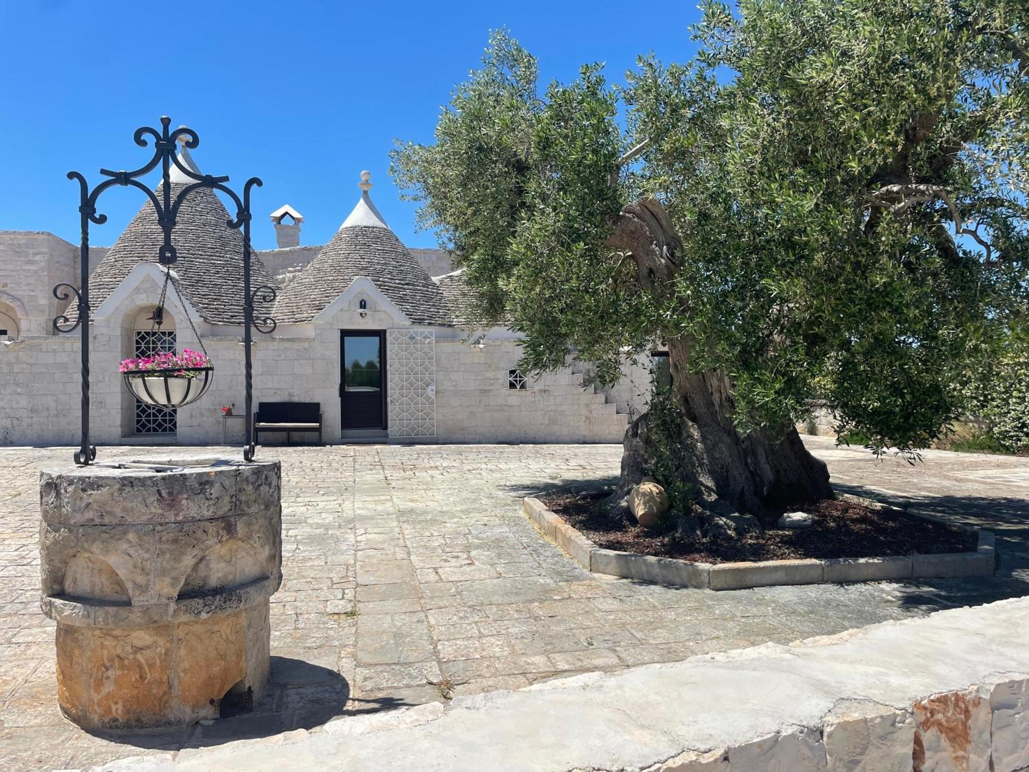 Dimora San Michele Hotel Castellana Grotte Bagian luar foto